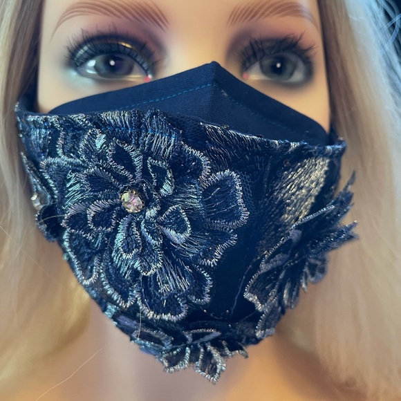 NWT 3-D  HANDMADE FACE MASK - Picture 1 of 3